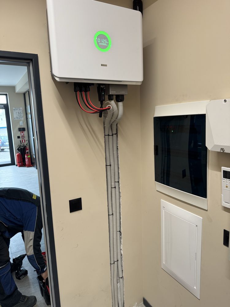 Трифазен мрежови инвертор SAJ R6 22kW R6-22K-T2-32-AI03