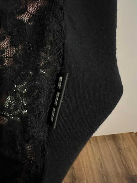 top tricou negru din dantela cu flori aplicate marimea 42 ~ M