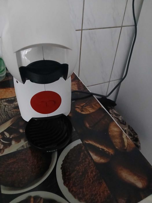 Espressor Dolce gusto in stare foarte bună