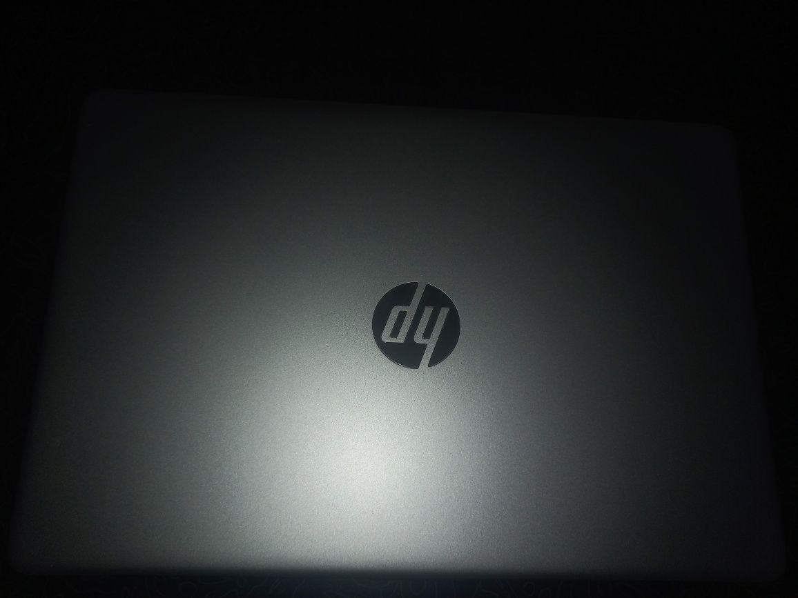 Laptop HP, procesor  i7 Ryzen, 16 GB