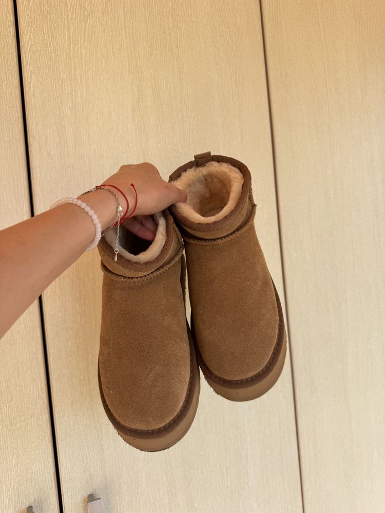 Зимни ботуши UGG с платформа