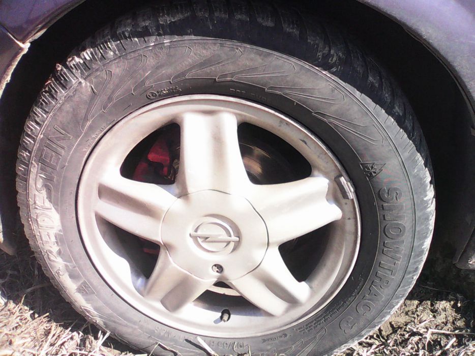 опел вектра б opel vectra B 1.8бенз. седан само на части