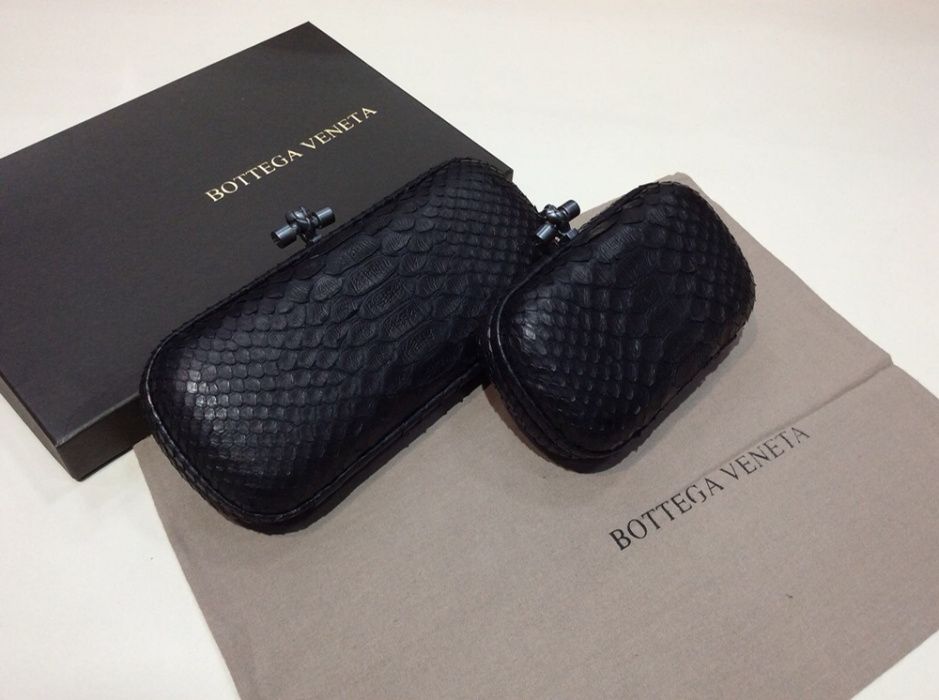 Geanta/clutch Bottega Veneta/piele naturală 100%/cutie săculeț