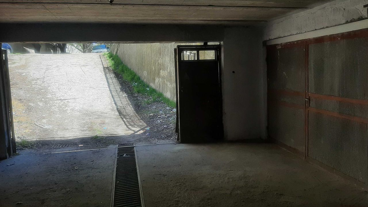 Дава се под наем Гараж / Паркомясто в Силистра, Римска гробница - 17 кв.м за 40.8 € - Снимка #1