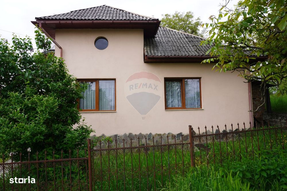 Casă / Vilă cu 3 camere de vânzare în zona Sud-Est
