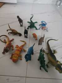 Lot  12 animalute, dinozauri, crocodili, etc.