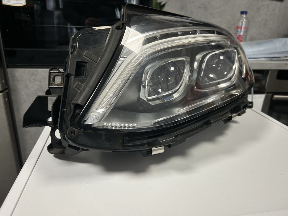 Оригинален фар Мерцедес гле -Mercedes Gle w 166