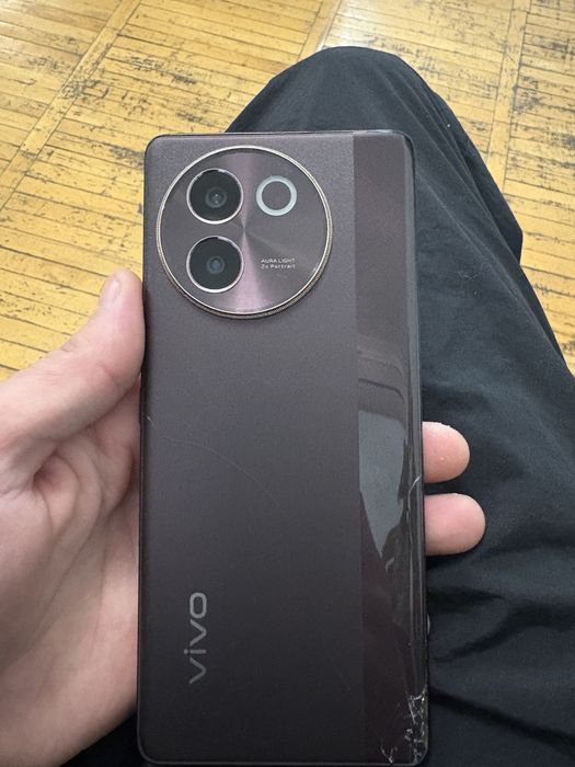 Продам телефон Vivo V30e 5G