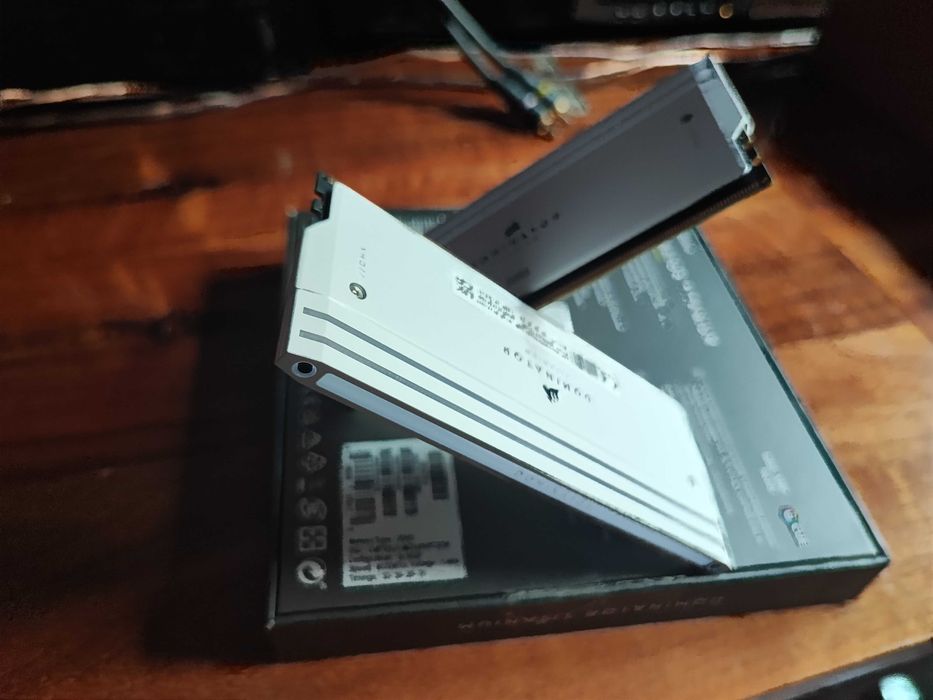 Memorie ram ddr5 corsair titanium 32 gb dual ch 6600 noi garanție