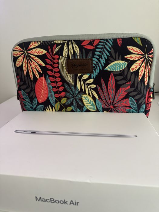 MacBook Air 13 IMPECABIL, CA NOU, 7 cicluri de incarcare, Baterie 100%
