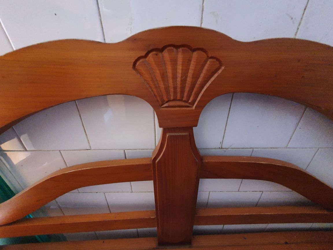 Canapea lemn natural sculptat manual