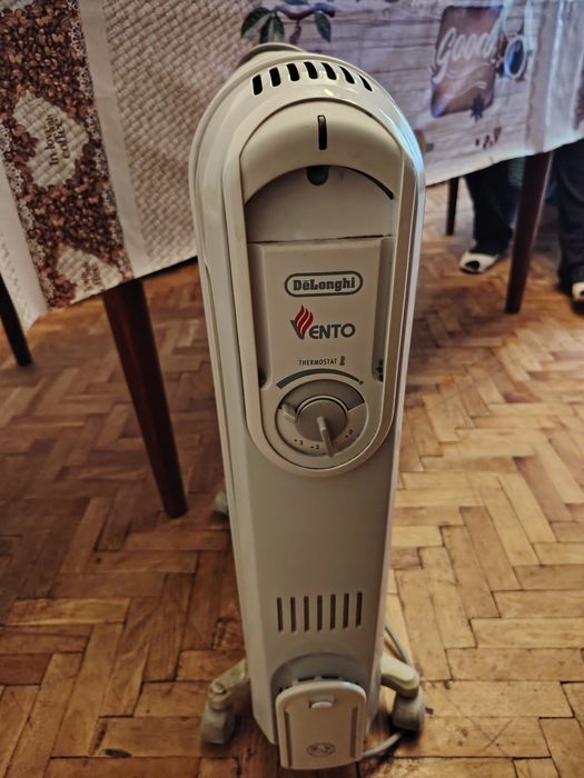 Маслен радиатор Delonghi