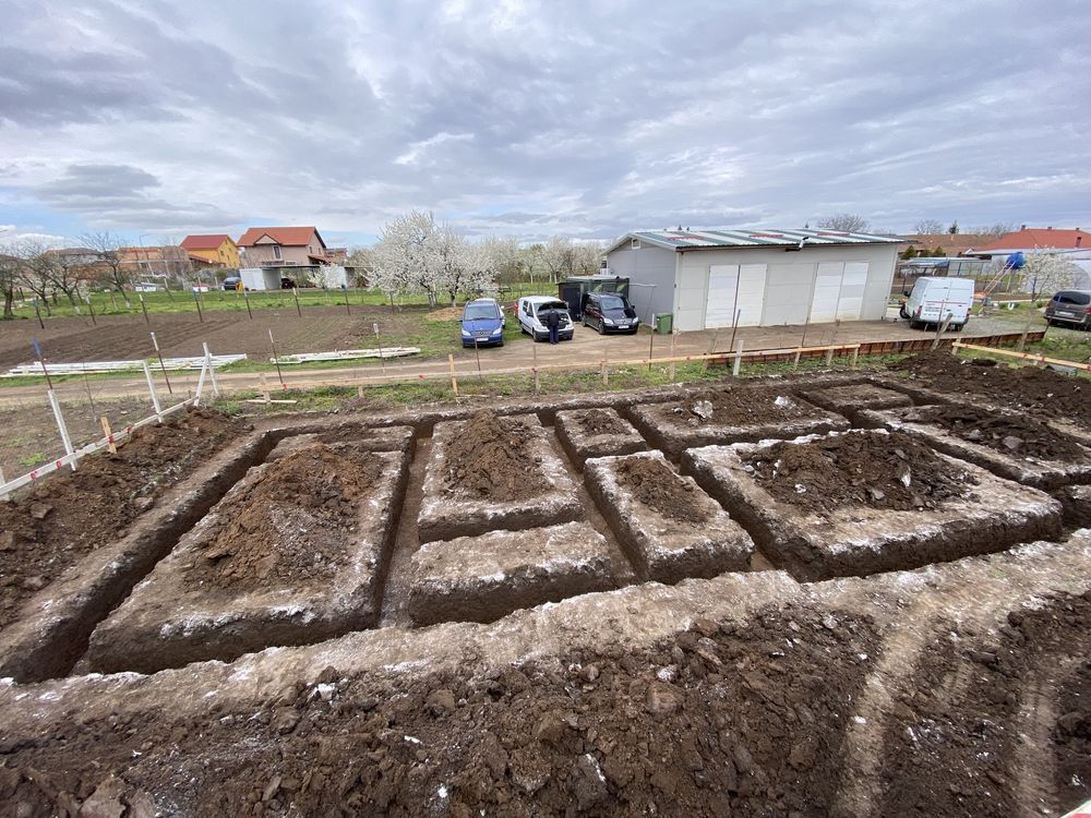 Lucrari Bobcat Miniincarcator Nivelare pământ Miniexcavator Pamant