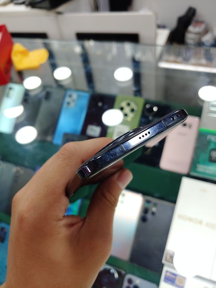 Honor Magic 6 12/256 gb sotiladi