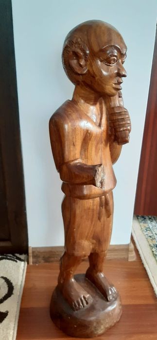 Statuie din lemn intreg sculptată manual