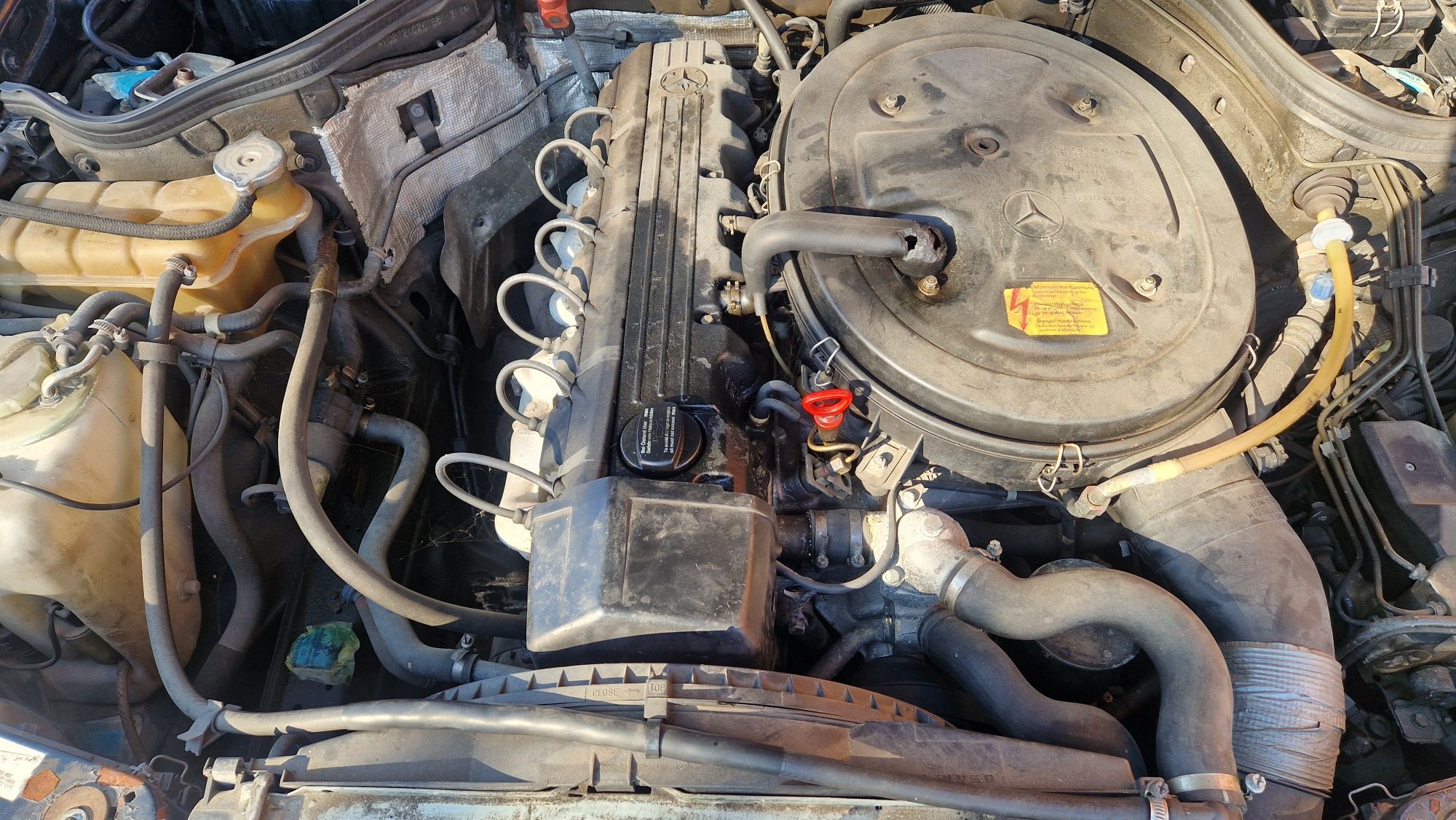 Мерцедес w124 260E