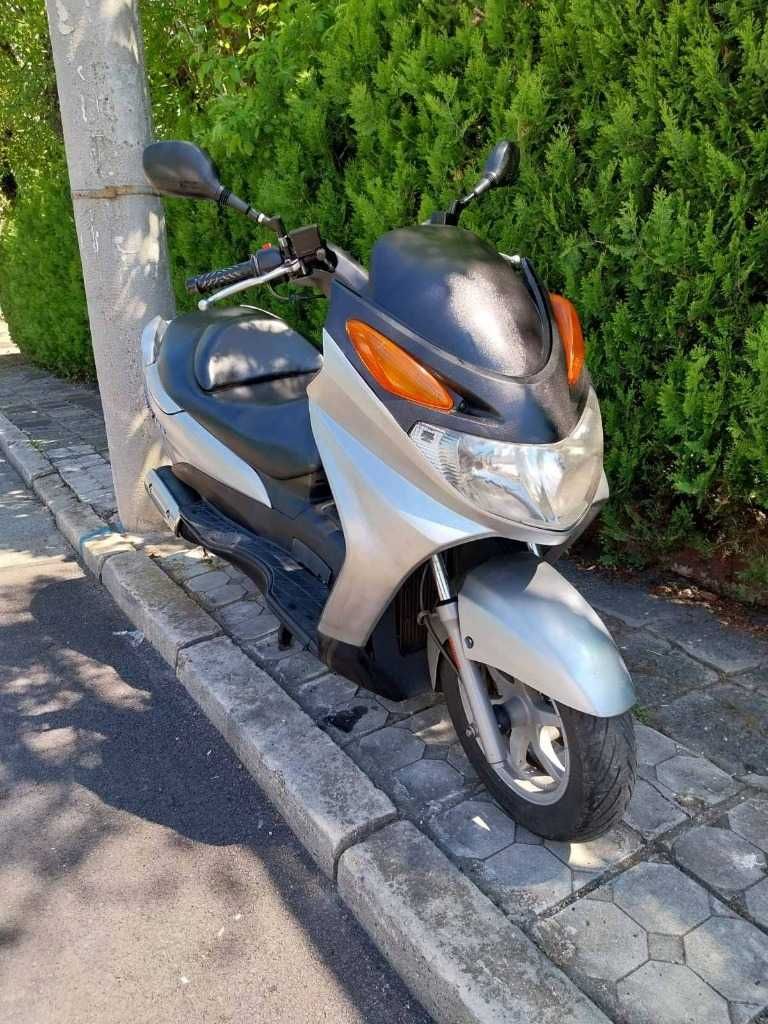 Suzuki Burgman 125