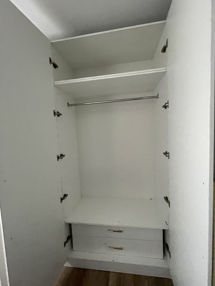 Продается кровать двухместный и шкаф