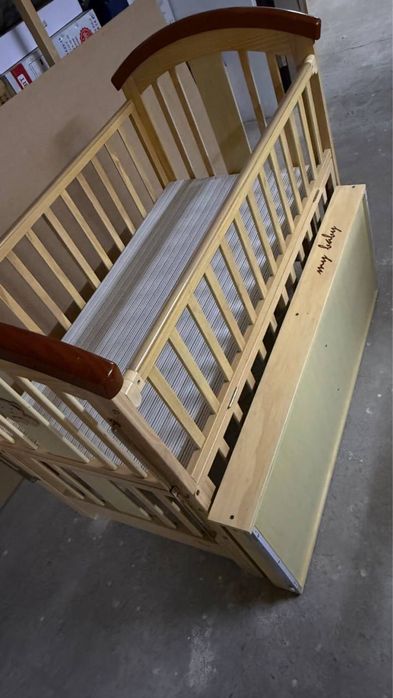 Детская кровать в хорошем состоянии