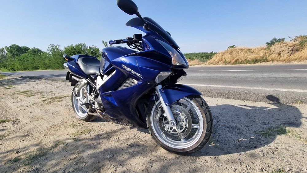Honda vfr 800 v-tec
