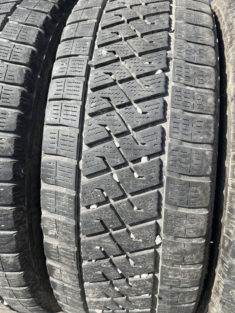 4 бр. гуми за бус 215/65/16C Lassa  DOT 4923 5,5-6 mm