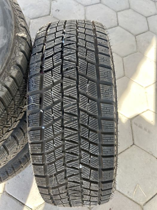 Шины Kapsen зимние в отличном состоянии 235/55/18