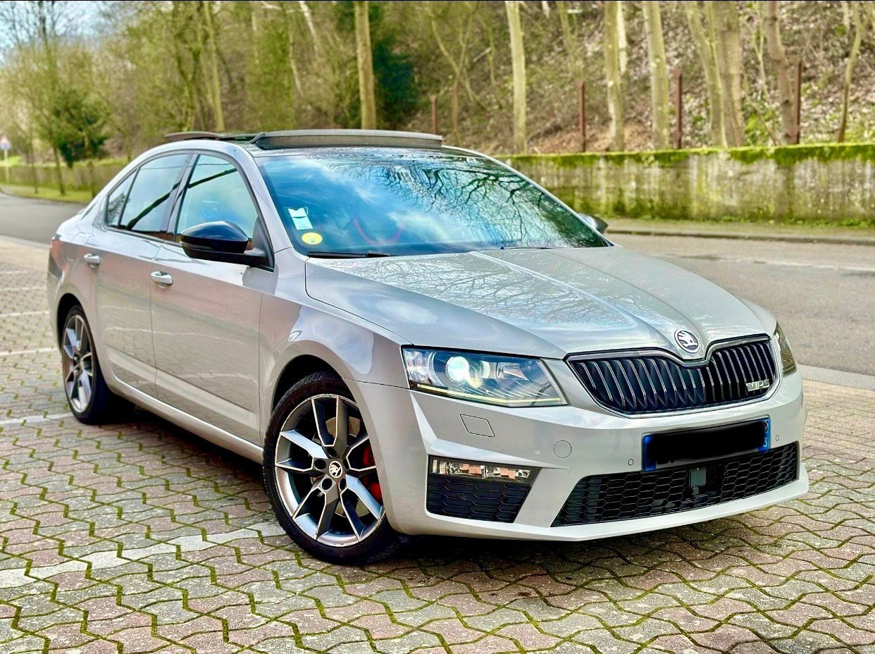 Skoda VRS/DSG/Panoramic-Gris Nardo Spécial Color