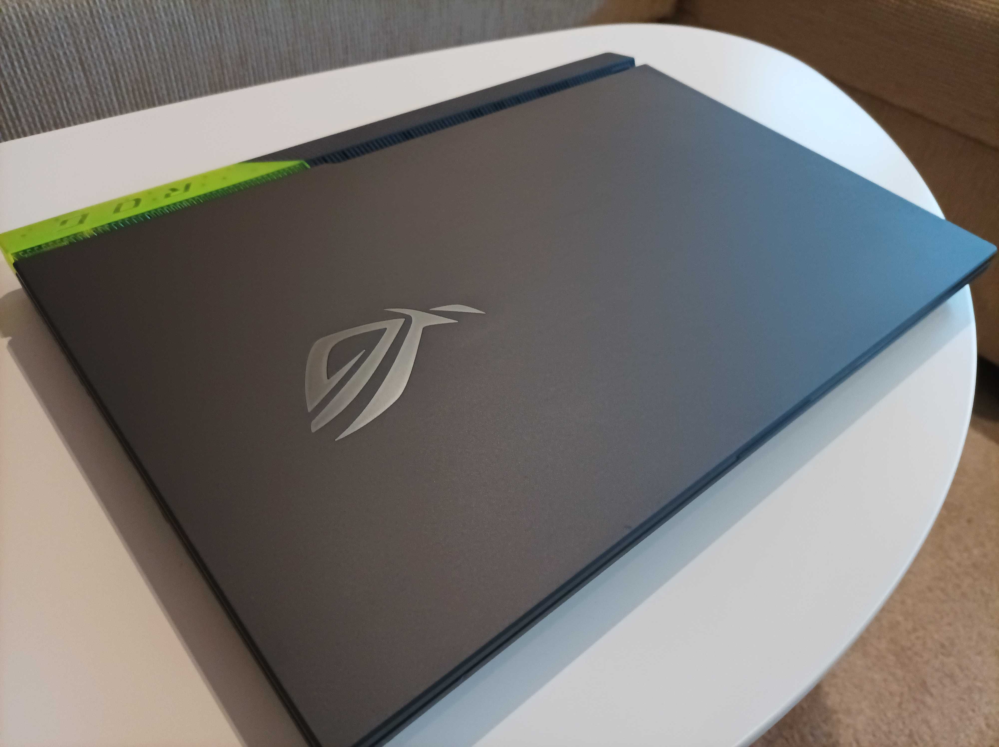 Лаптоп ASUS ROG G17, RYZEN 7 6800H, 16GB RAM, 1.5TB SSD, RTX 3060