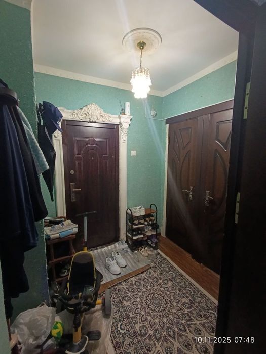 Продается 2/7/9 общежитие 
3/3/4 полуторец
Есть акфа сантехника пласти