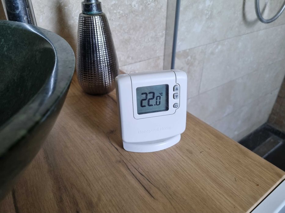 Termostat ambiental Honeywell DT92A fara fir