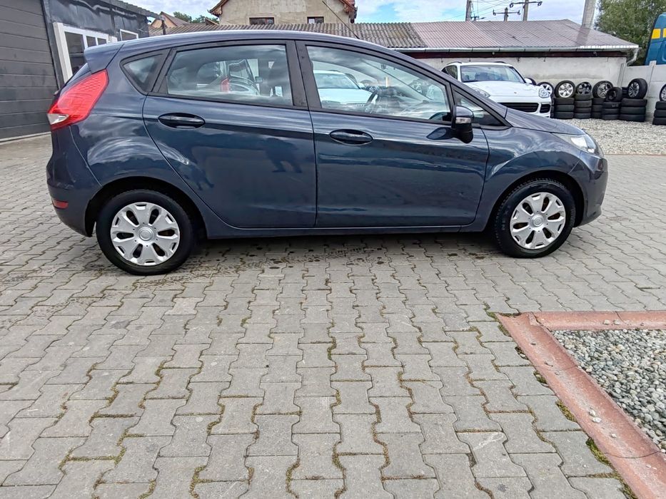 Vând auto Ford Fiesta