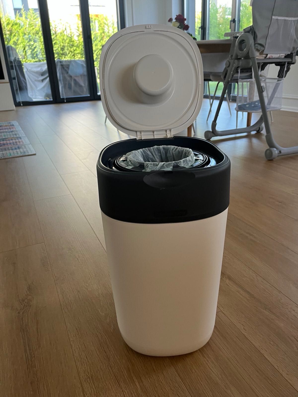 Хигиенен кош за пелени Tommee Tippee - Twist and Click, бял