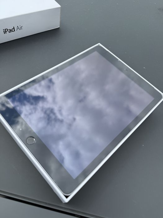 Ipad 5th generation wifi cellular 32gb
