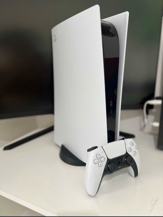 PlayStation 5 disk edition cu doua controlare plus jocuri