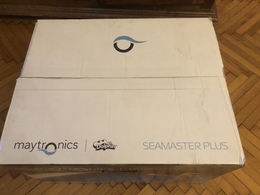 Robot aspirator curatat piscina Dolphin Seamaster