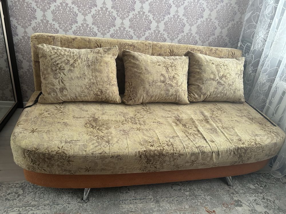 Продам Диван 2,3 мр