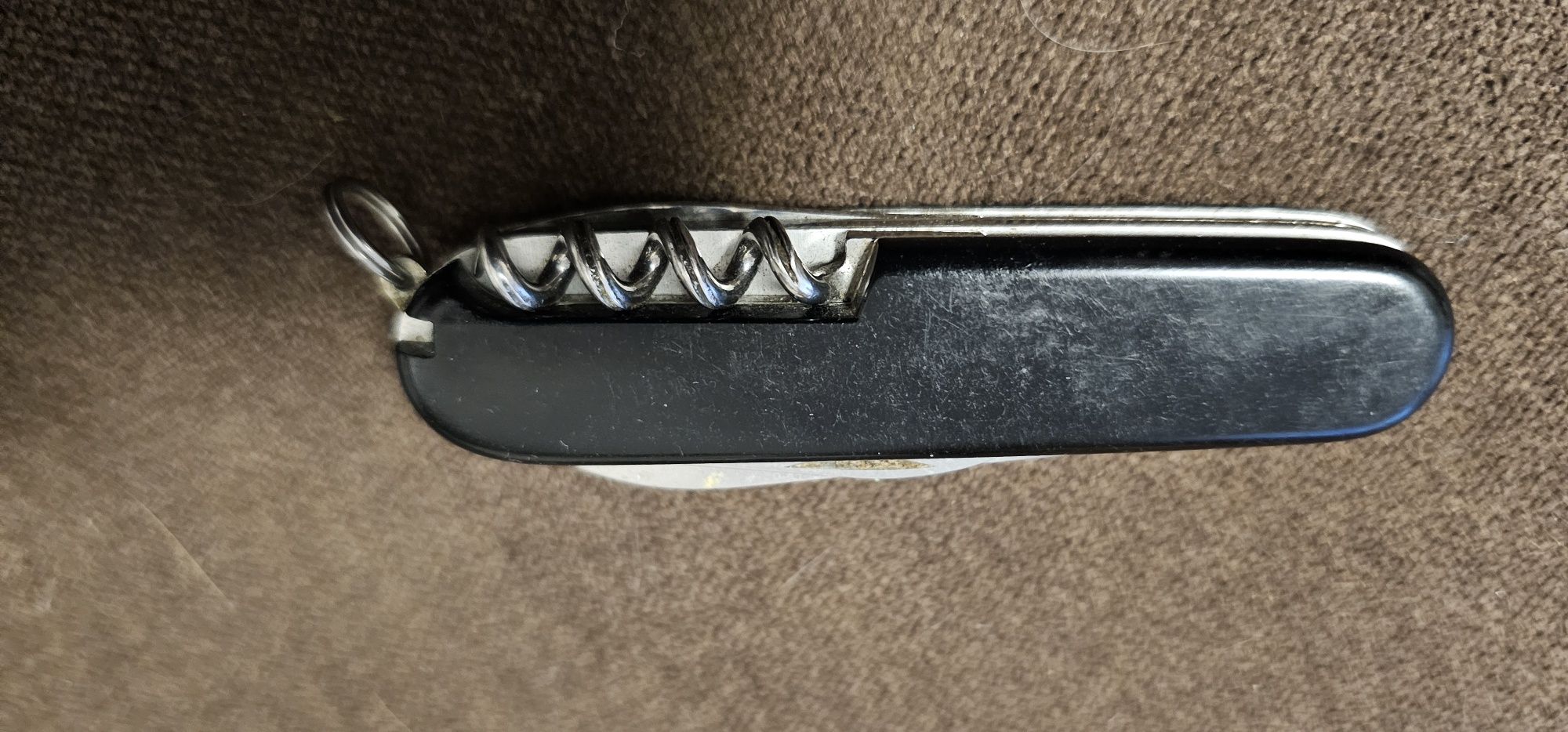 Продавам ножче Victorinox