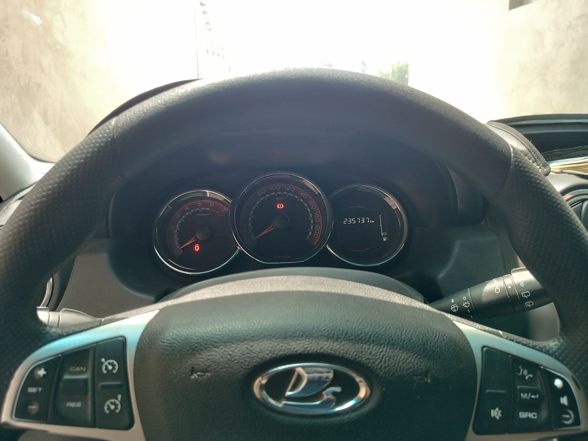 Lada largus cross