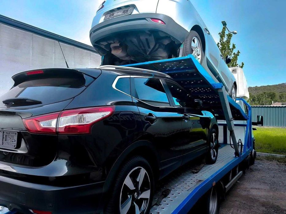Transport auto pe platforma