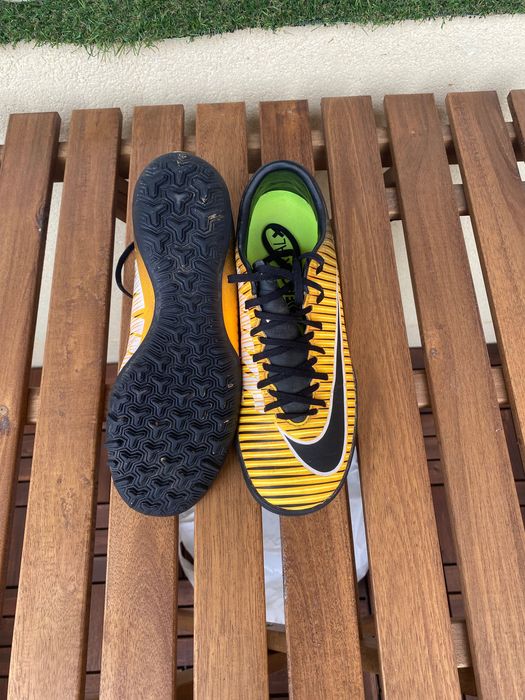 Футболни бутонки и стоножки Nike Аdidas