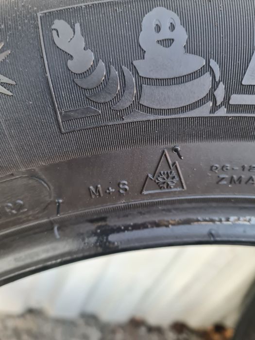 4 Anvelope de iarna *205/60R16*Michelin*LICHIDARE STOC*75 Lei Buc*