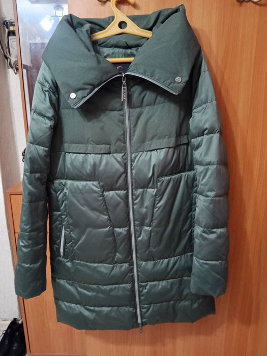 Продам женский пуховик.