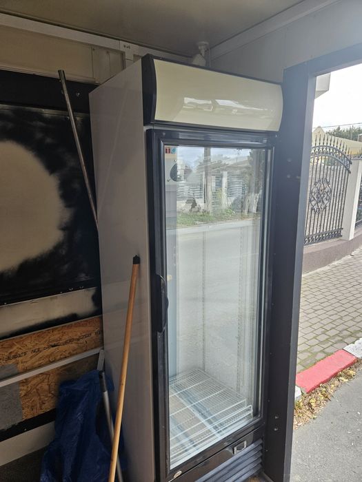 Vând rulotă comercială 6 m