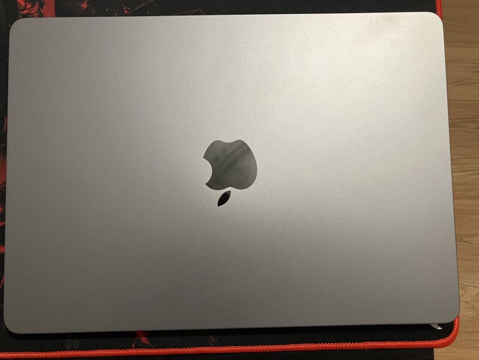 Apple MacBook Air 13" 2024, M3, 8GB, 256GB GARANTIE Impecabil