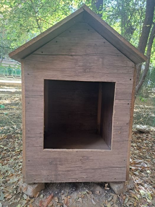 Будка - домик для собаки