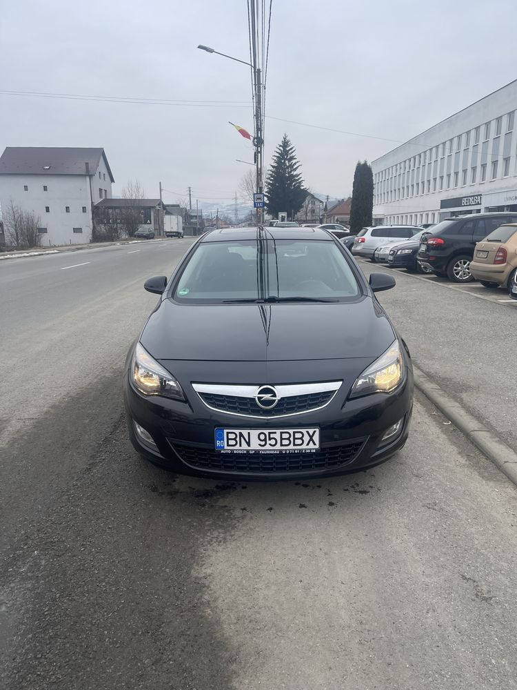 Opel Astra J Hatchback