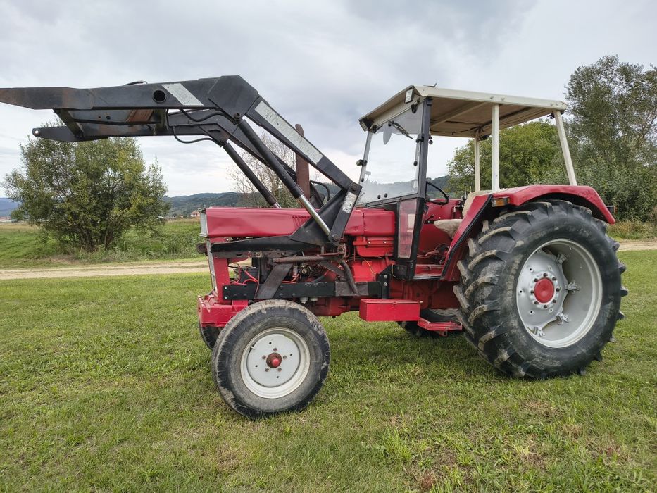tractor  cu incarcator frontal