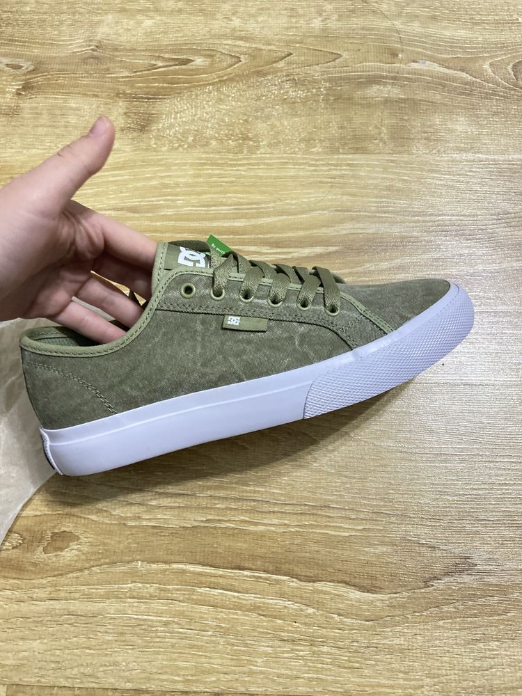 DC shoes оливкогого цвета