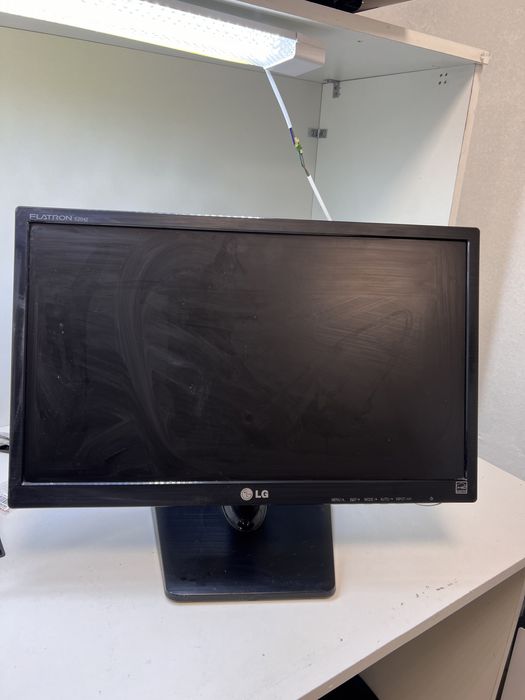 Продаю монитор LG Flatron
