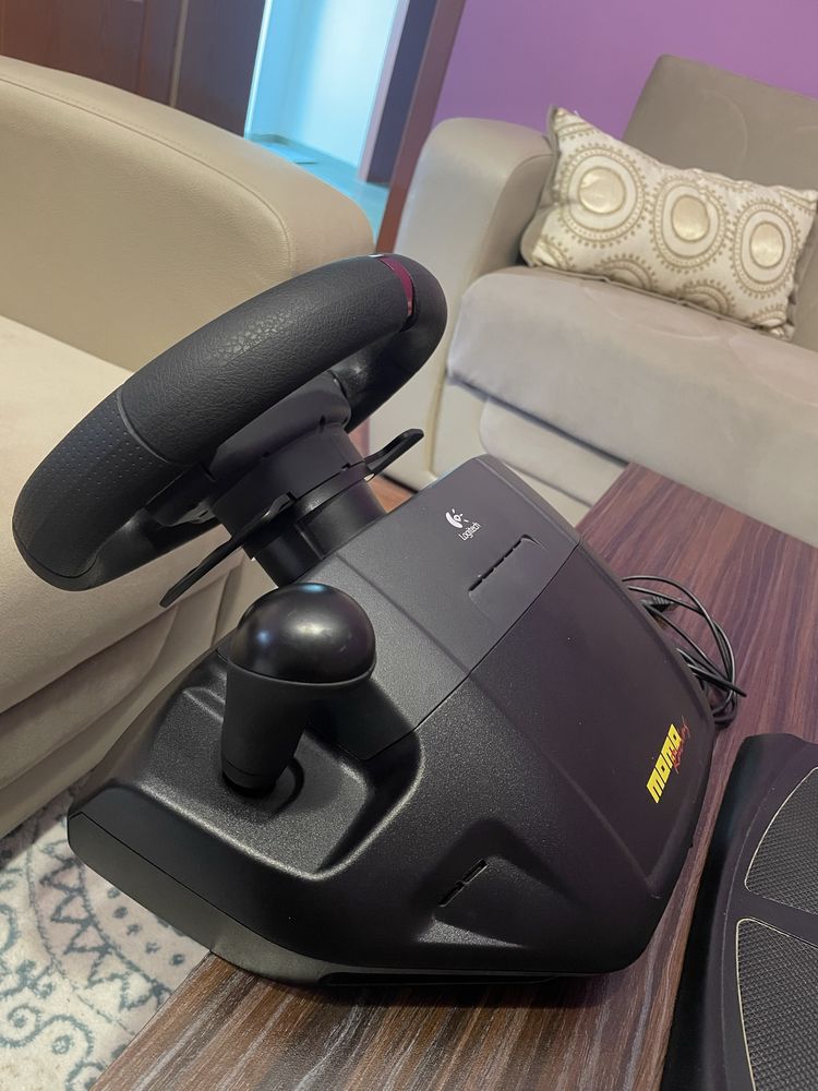 Волан с педали Logitech Momo